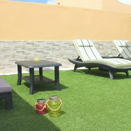 Casa Con Jardin. Holiday home *